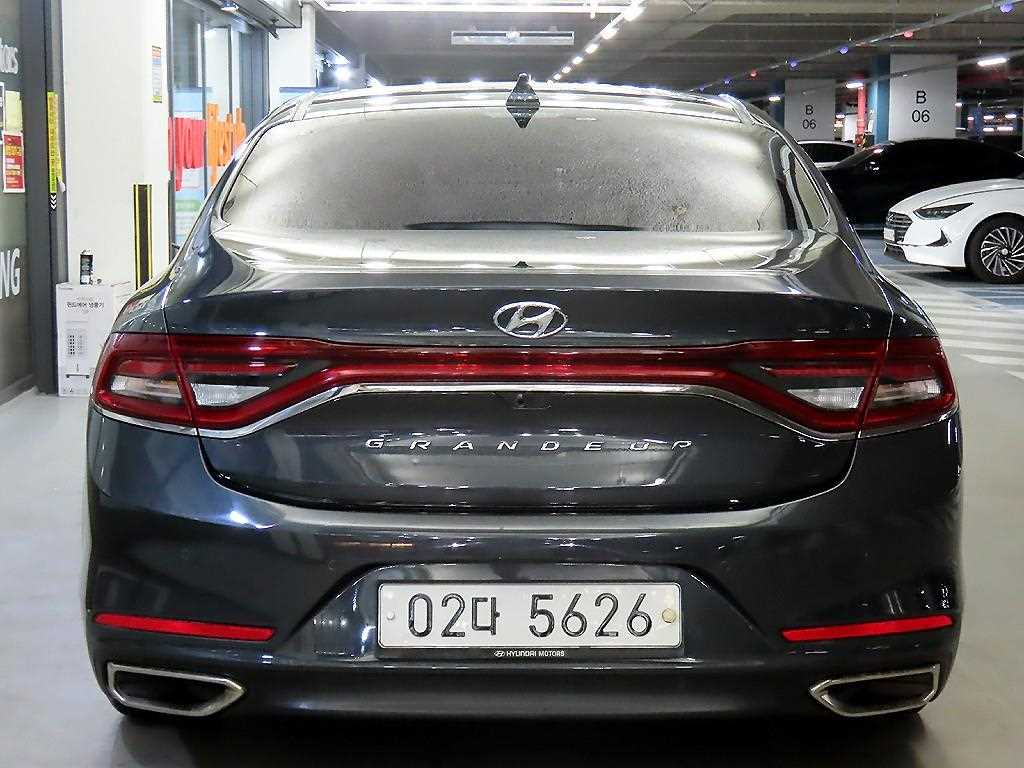 HYUNDAI Grandeur - Vista 5