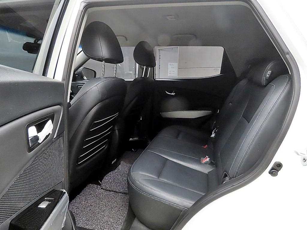 Ssangyong Tivoli - Vista 6