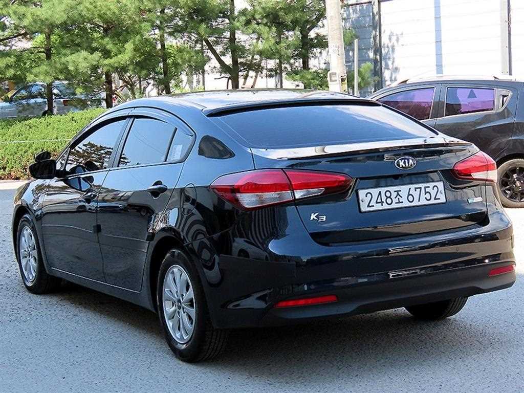 KIA K3 - Vista 3