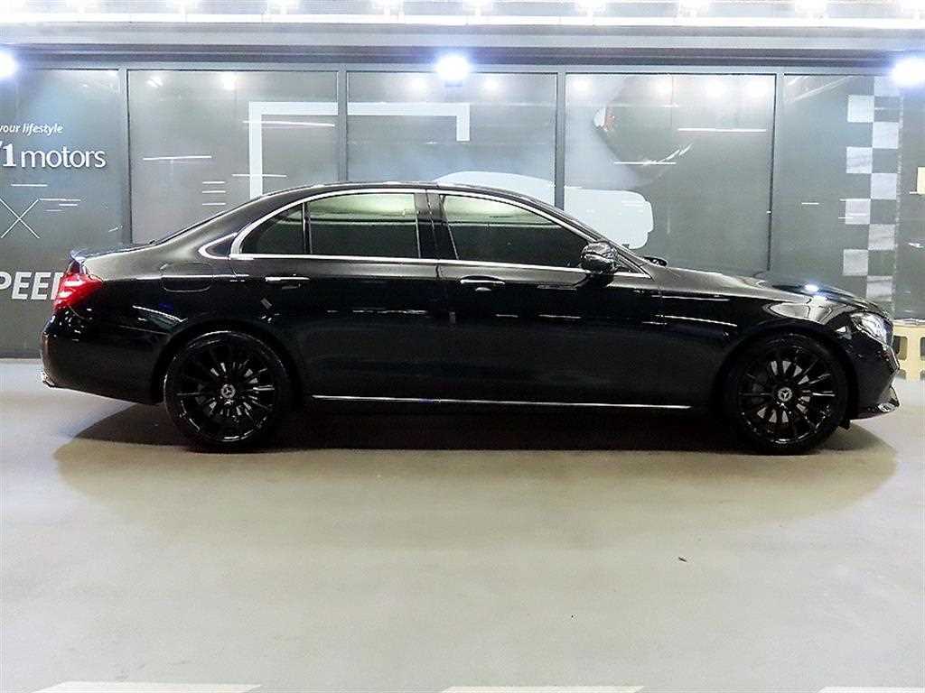 Mercedes Benz E class - Vista 3