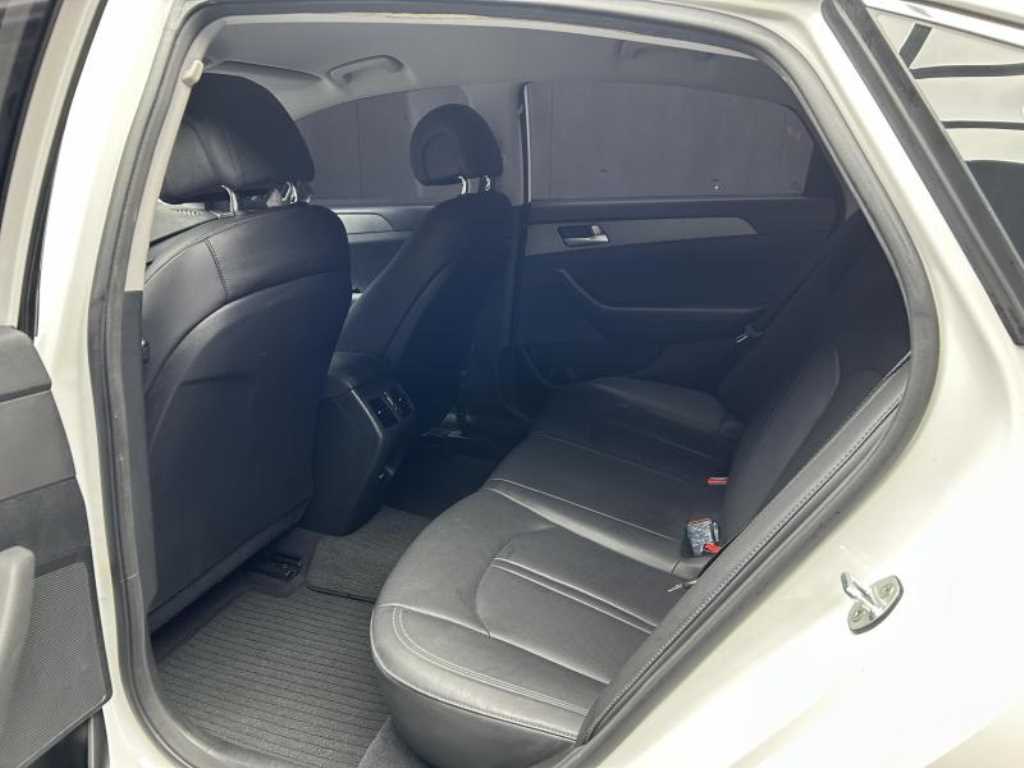 HYUNDAI Sonata - Vista 5