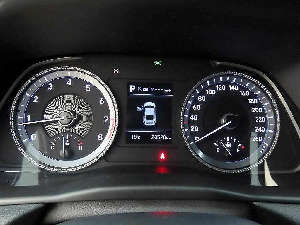 HYUNDAI Sonata - Vista 8