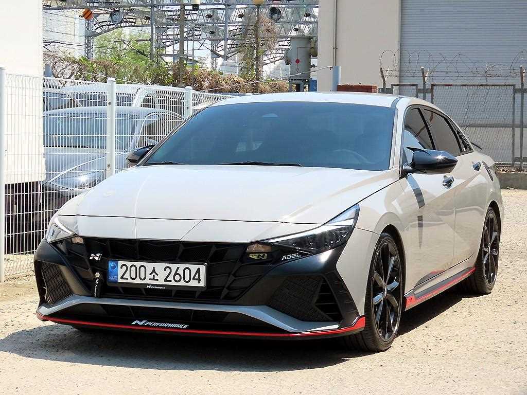 HYUNDAI Avante - Vista 2