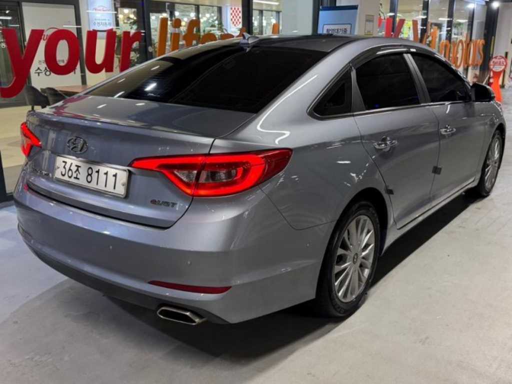 HYUNDAI Sonata - Vista 4
