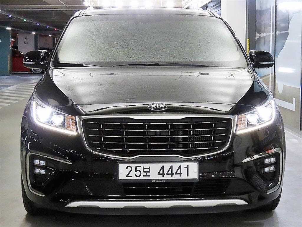 KIA Carnival - Vista 2