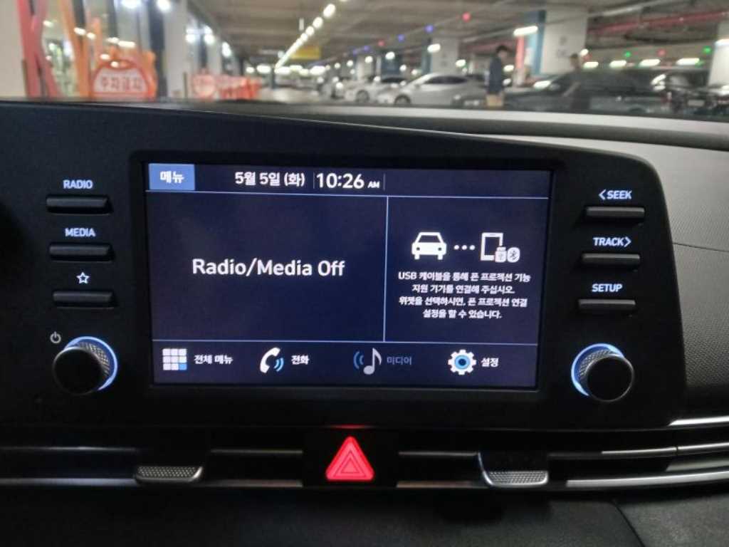 HYUNDAI Avante - Vista 12