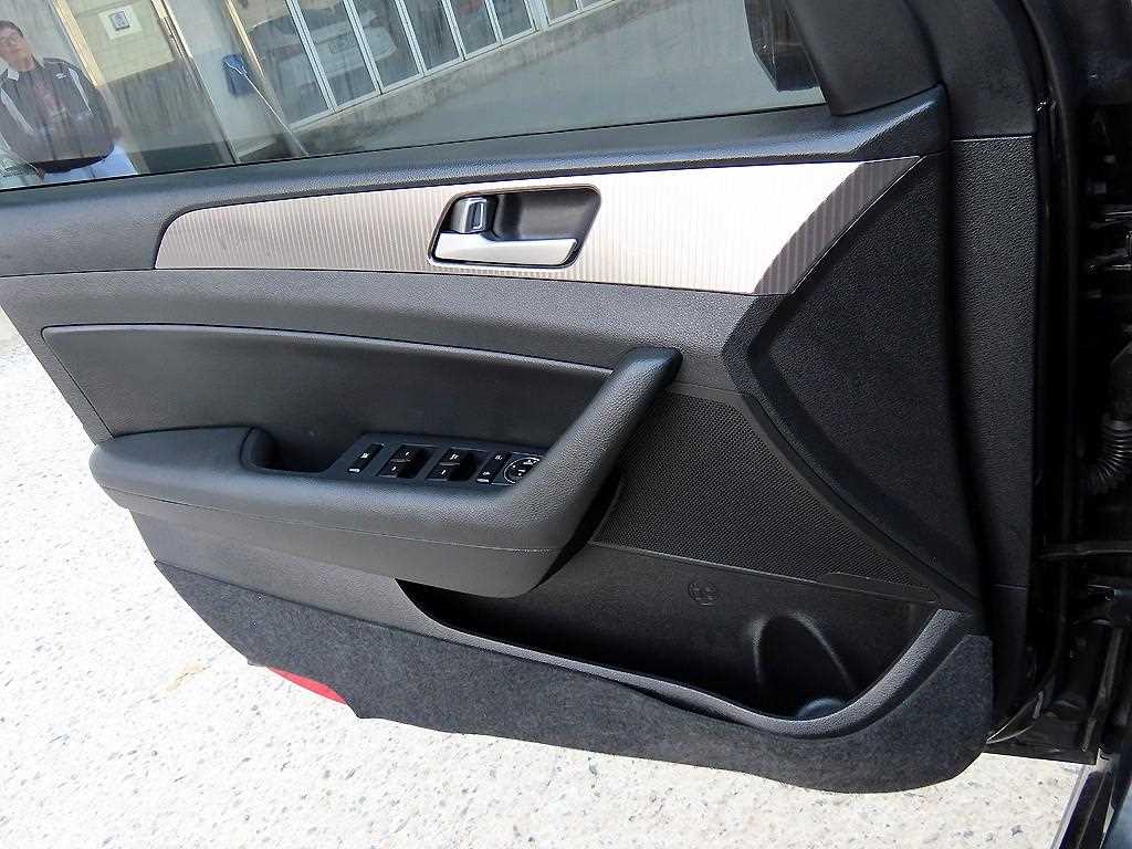 HYUNDAI Sonata - Vista 11