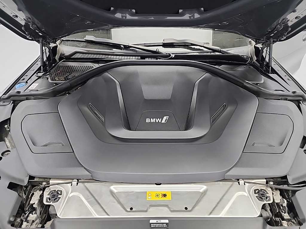 BMW i4 - Vista 5