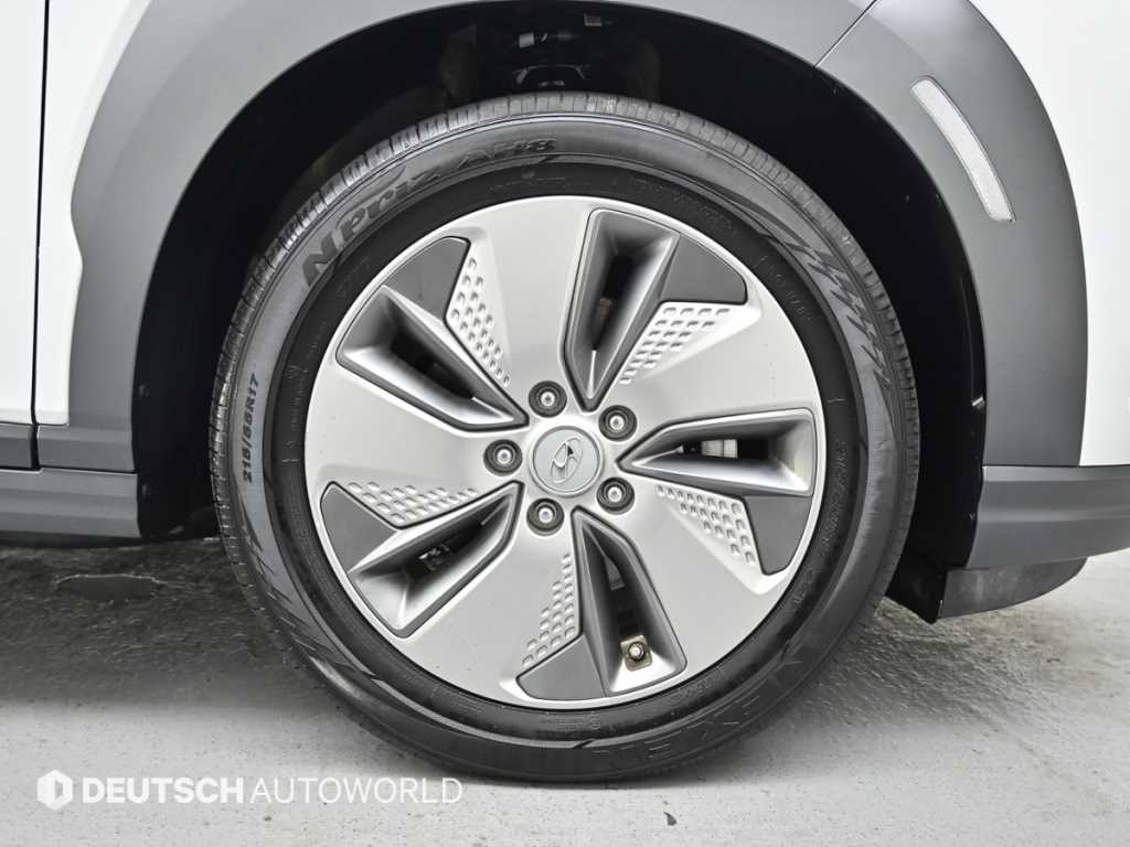 HYUNDAI Kona - Vista 5
