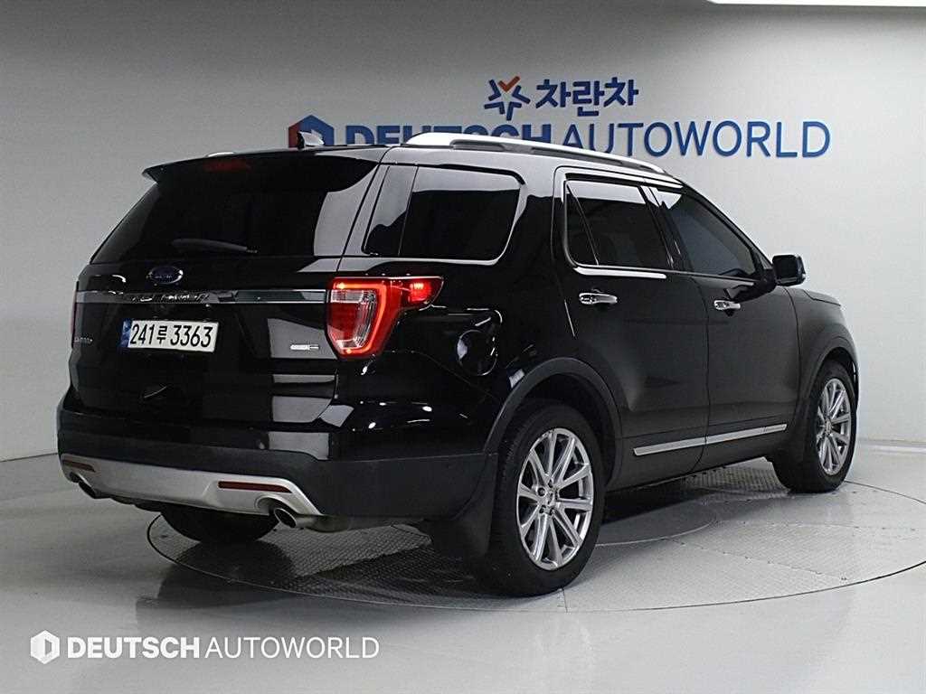 Ford Explorer - Vista 2