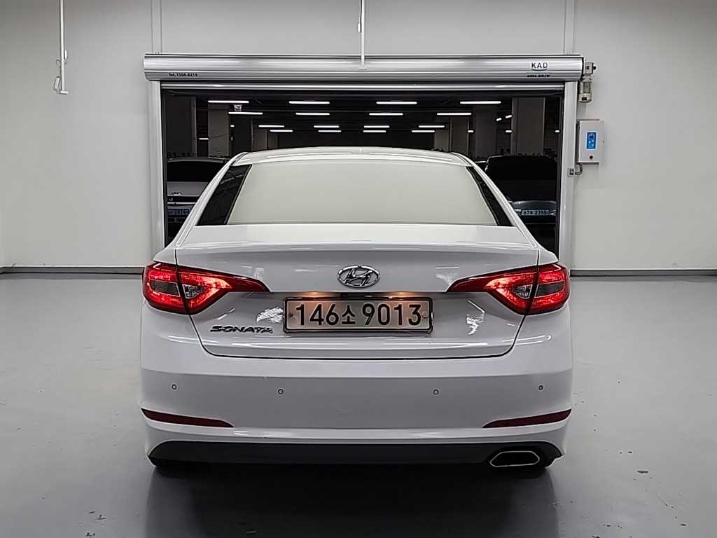 HYUNDAI Sonata - Vista 3