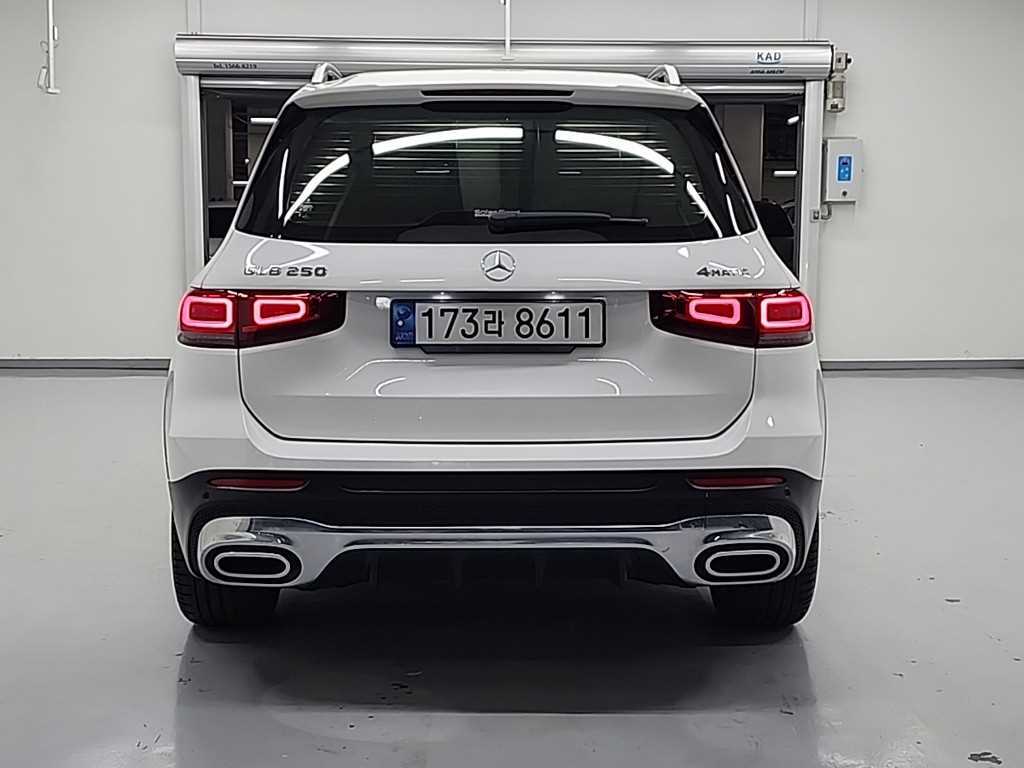 Mercedes Benz GLB Class - Vista 3