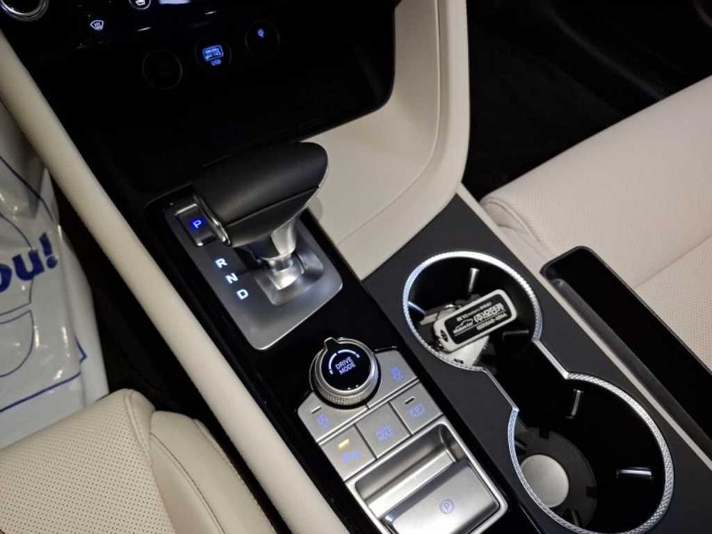 Genesis G70 2025 Blanco - Importación desde Corea - HF Imports Iquique - Foto 13