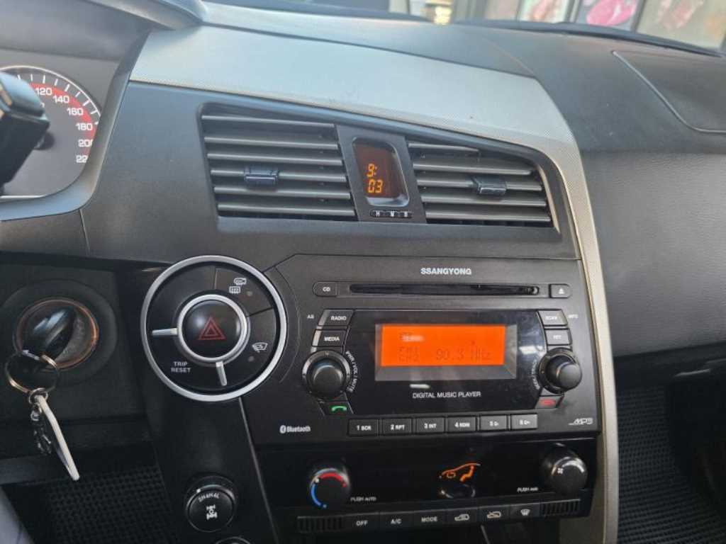 Ssangyong Korando 2012 Blanco - Importación desde Corea - HF Imports Iquique - Foto 14