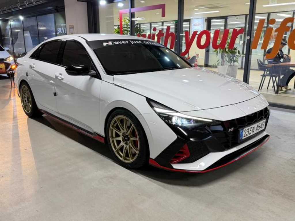 HYUNDAI Avante - Vista 2