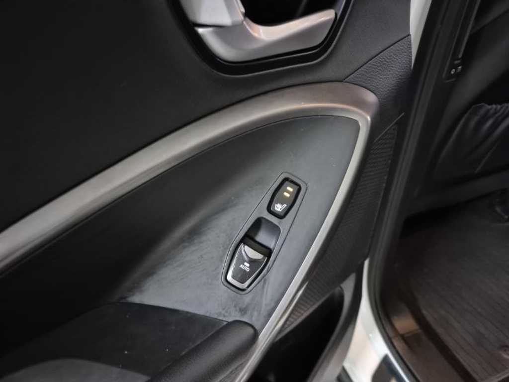 HYUNDAI Maxcruz - Vista 12