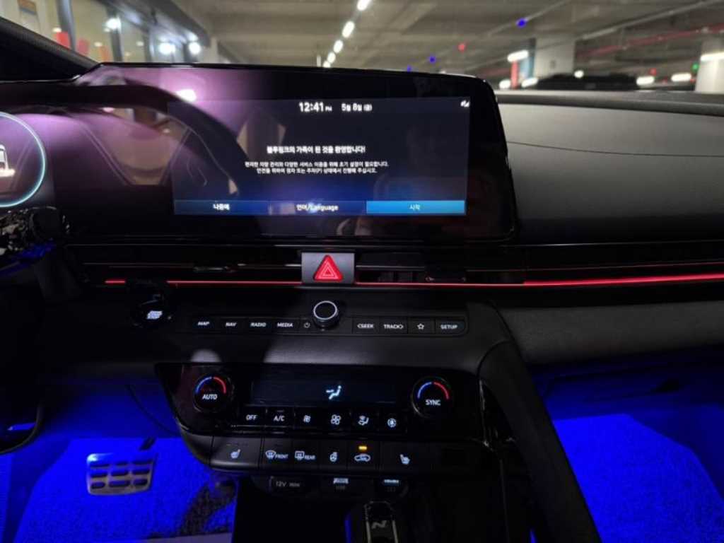 HYUNDAI Avante - Vista 10