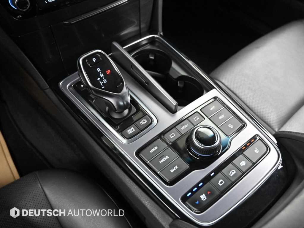 HYUNDAI Equus - Vista 9