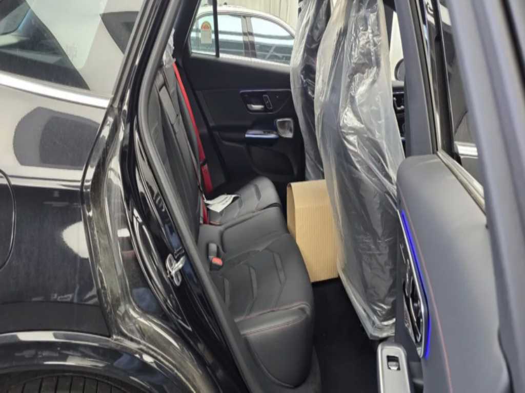 Mercedes Benz GLC Class - Vista 11