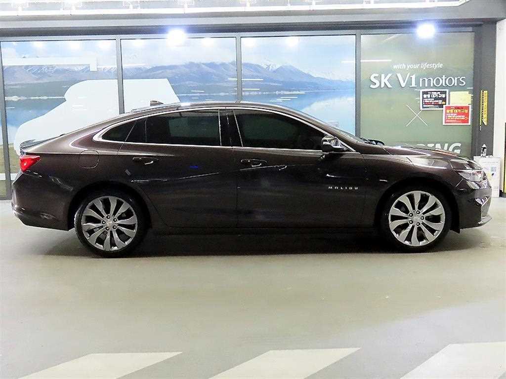 Chevrolet Malibu - Vista 3