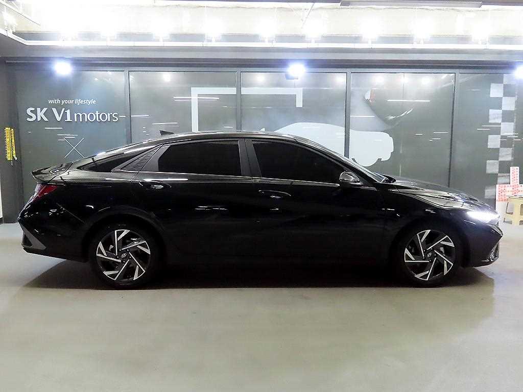 HYUNDAI Avante - Vista 3