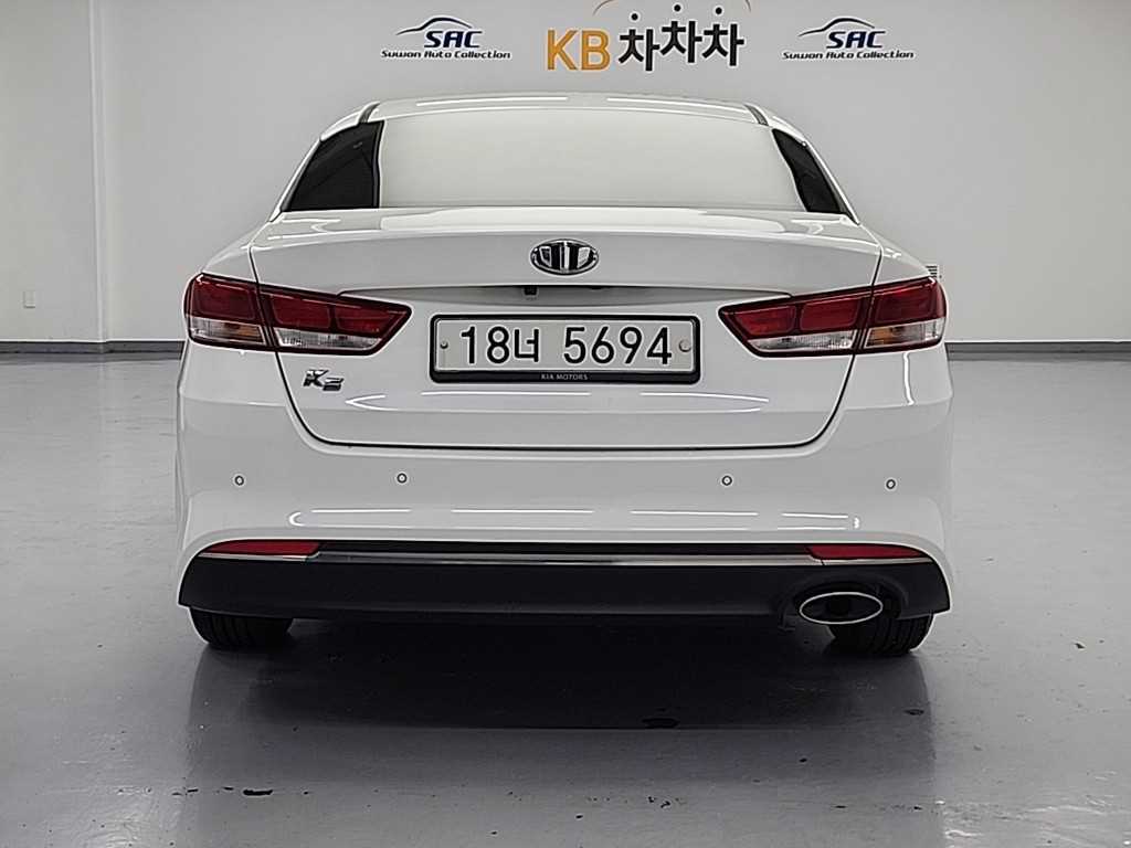 KIA K5 - Vista 3