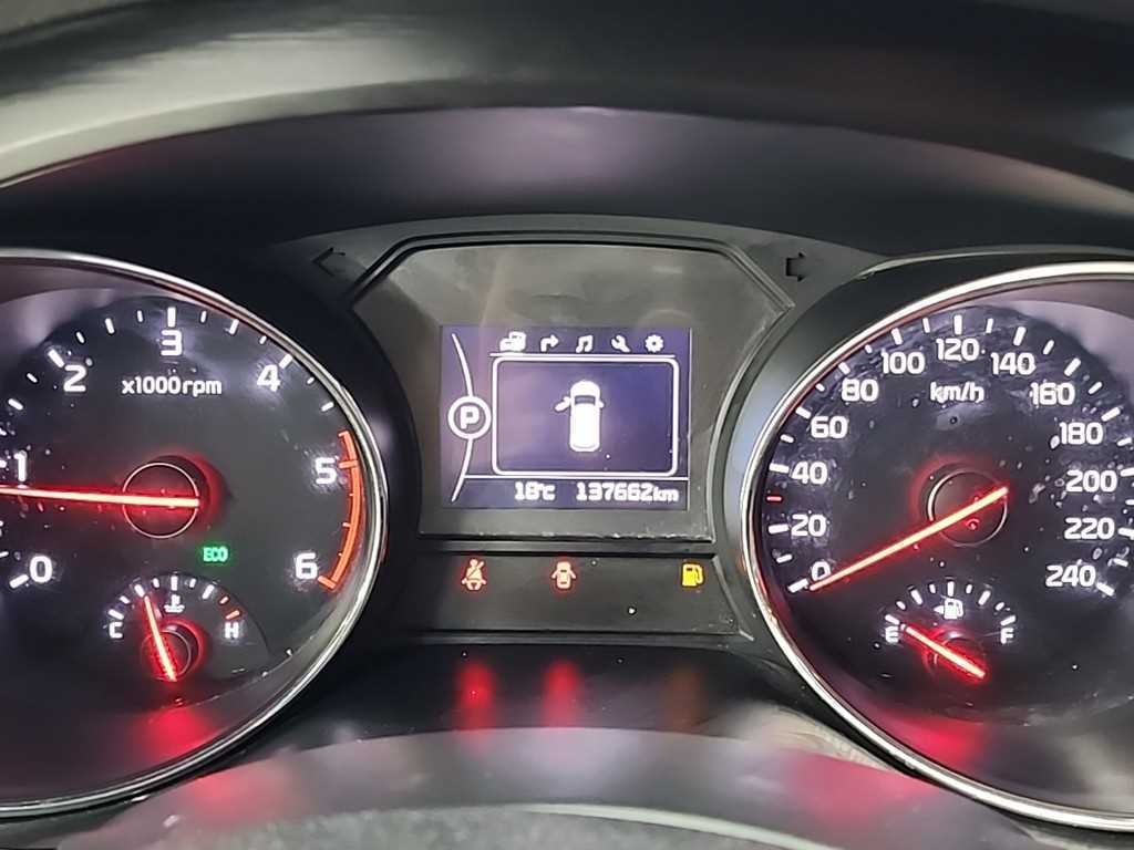 KIA Carnival - Vista 6
