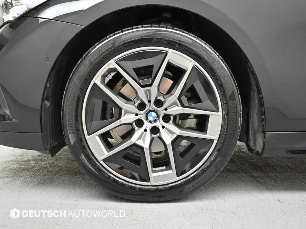 BMW 5 Series - Vista 5