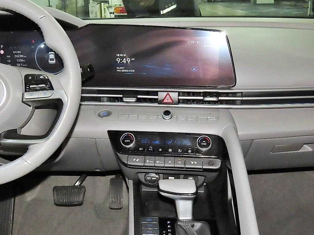 HYUNDAI Avante - Vista 11