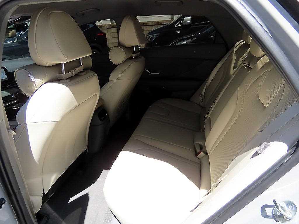 HYUNDAI Avante - Vista 6