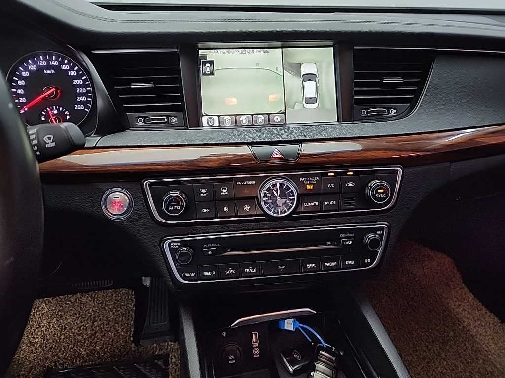 KIA K7 - Vista 10
