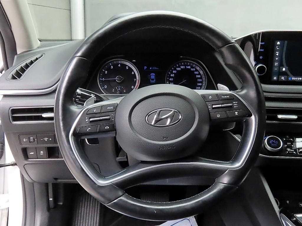 HYUNDAI Sonata - Vista 9