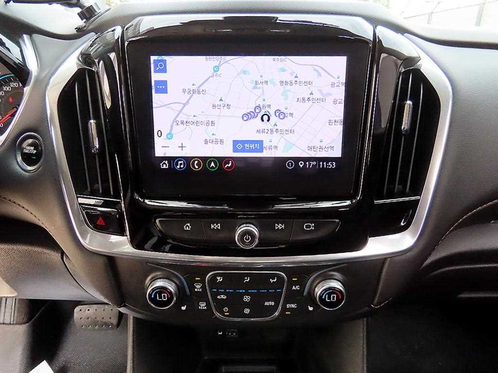 Chevrolet Travers - Vista 12