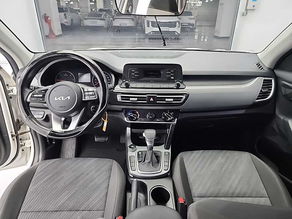 KIA Seltos - Vista 8