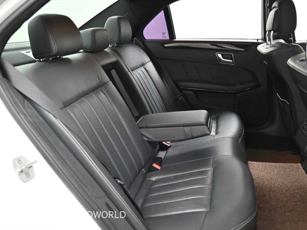 Mercedes Benz E class - Vista 12