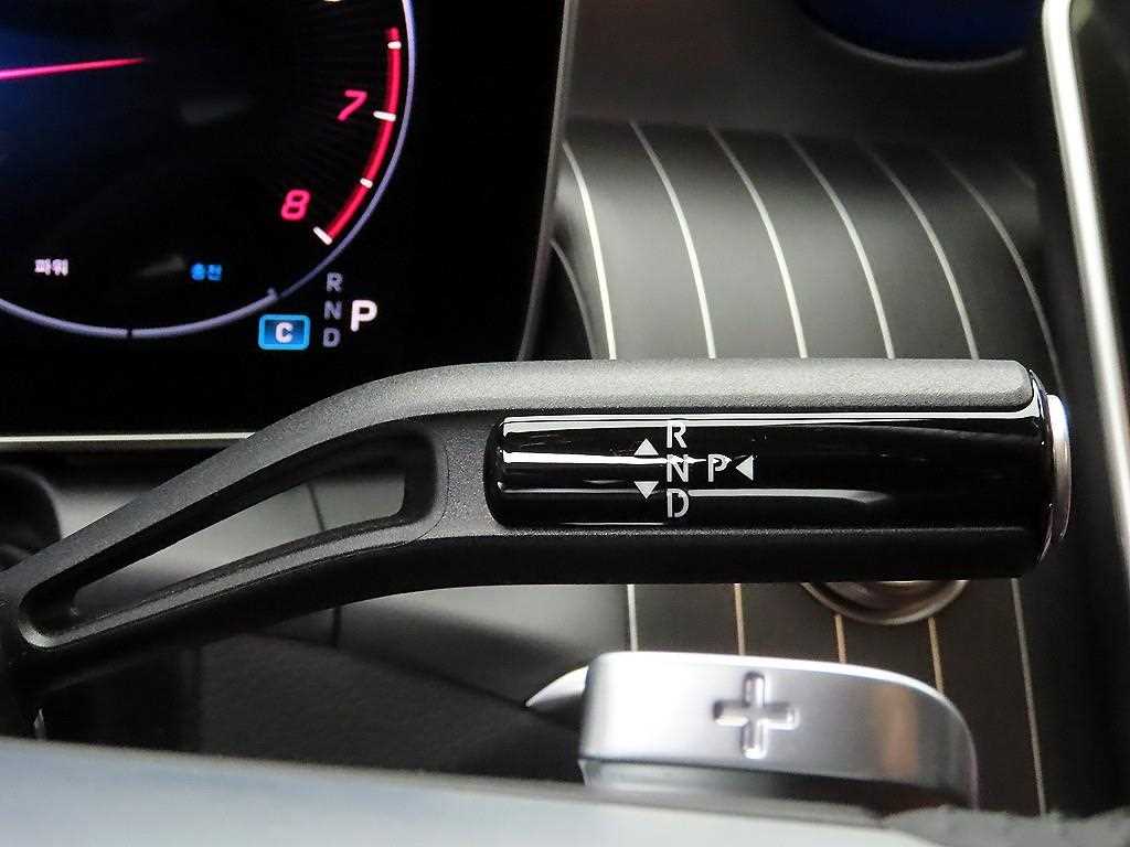 Mercedes Benz GLC Class - Vista 10