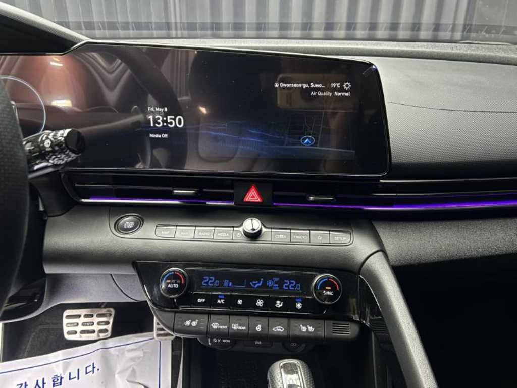HYUNDAI Avante - Vista 11