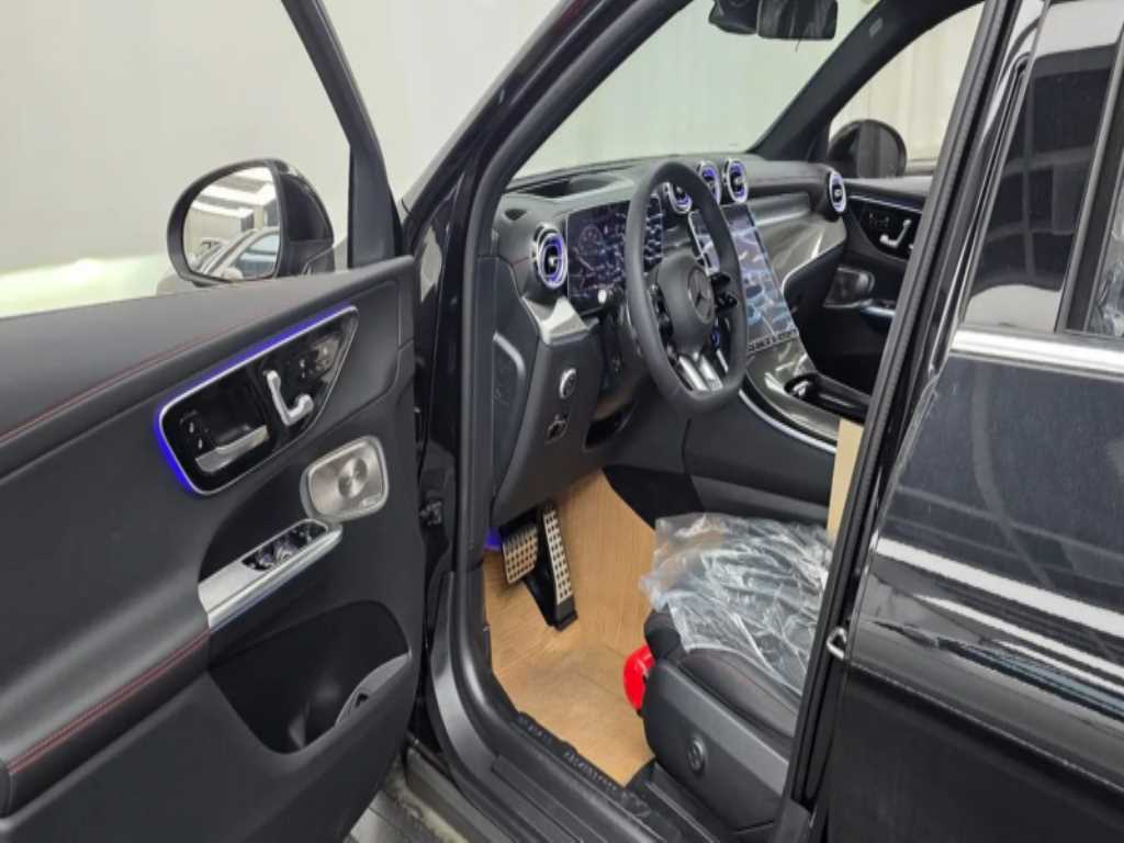 Mercedes Benz GLC Class - Vista 7