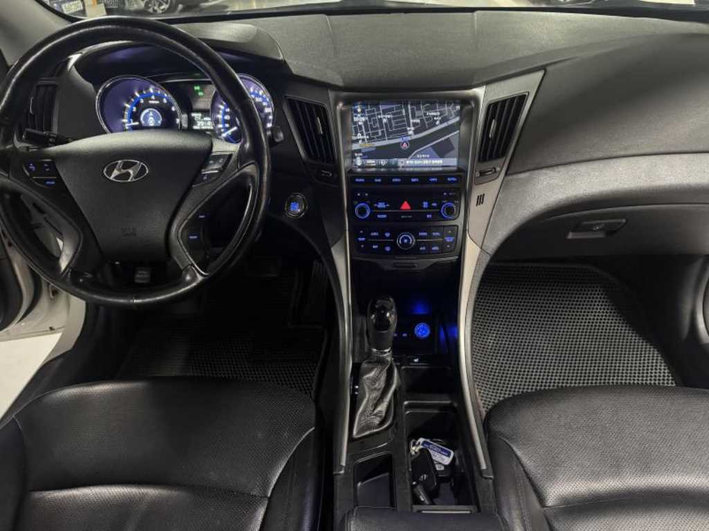 HYUNDAI Sonata - Vista 7