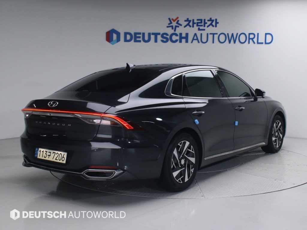 HYUNDAI Grandeur - Vista 2