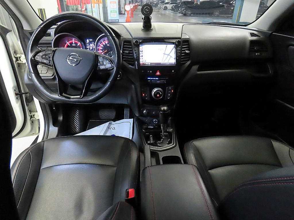 Ssangyong Tivoli - Vista 10