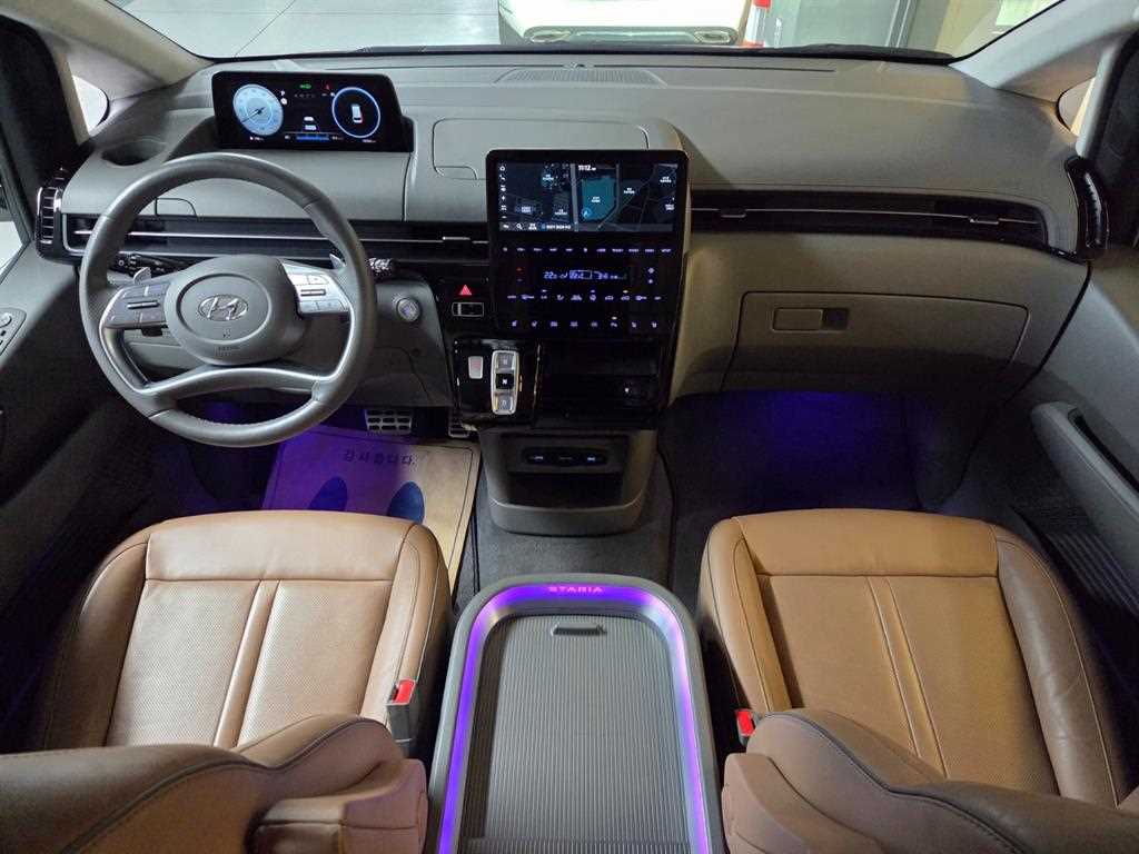 HYUNDAI Staria - Vista 6