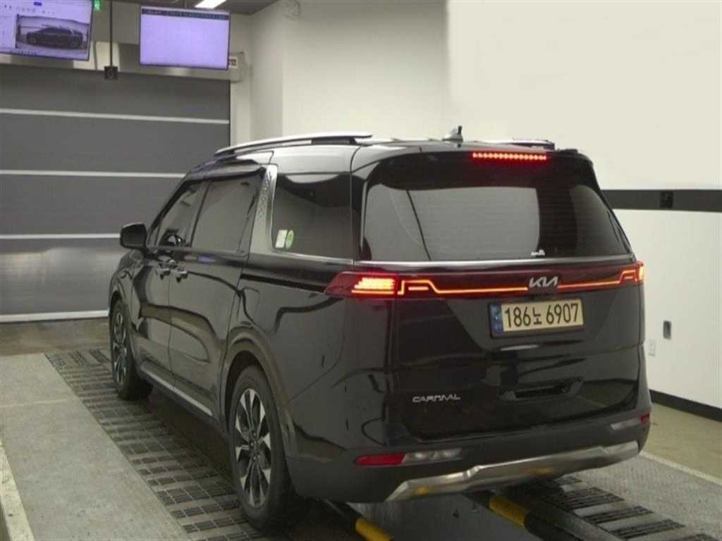 KIA Carnival - Vista 2