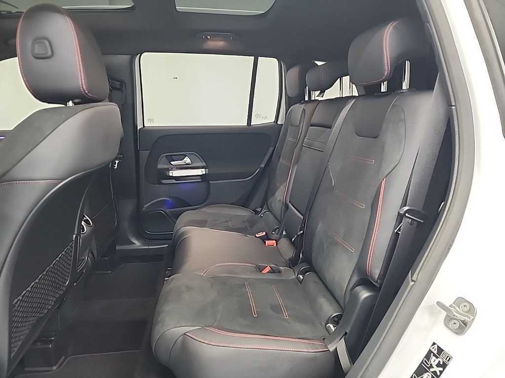Mercedes Benz GLB Class - Vista 12