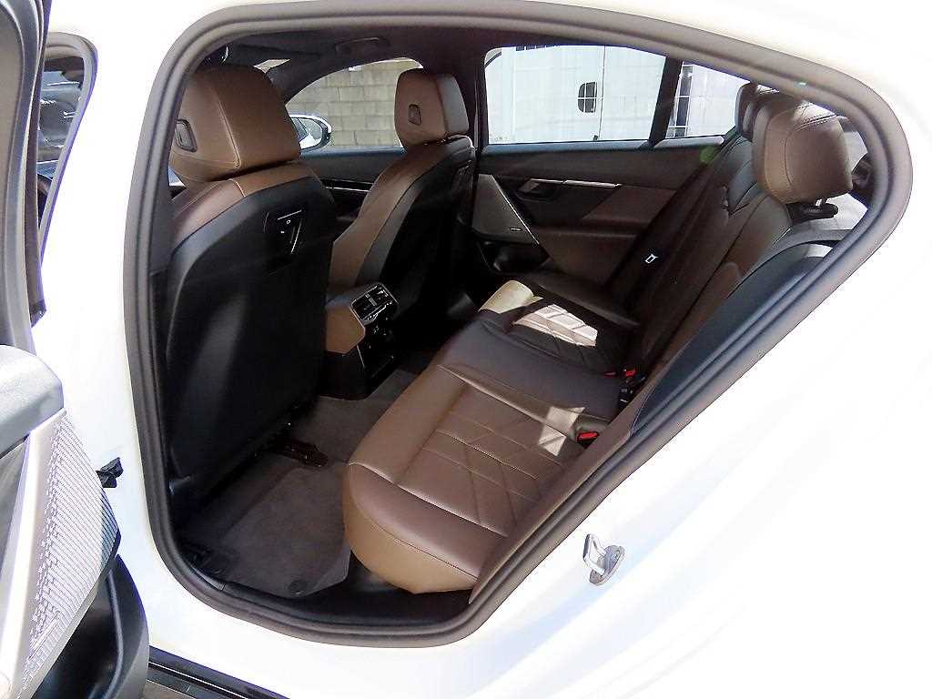BMW 5 Series - Vista 6