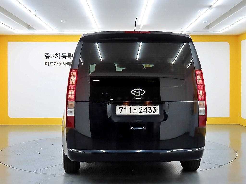HYUNDAI Staria - Vista 3
