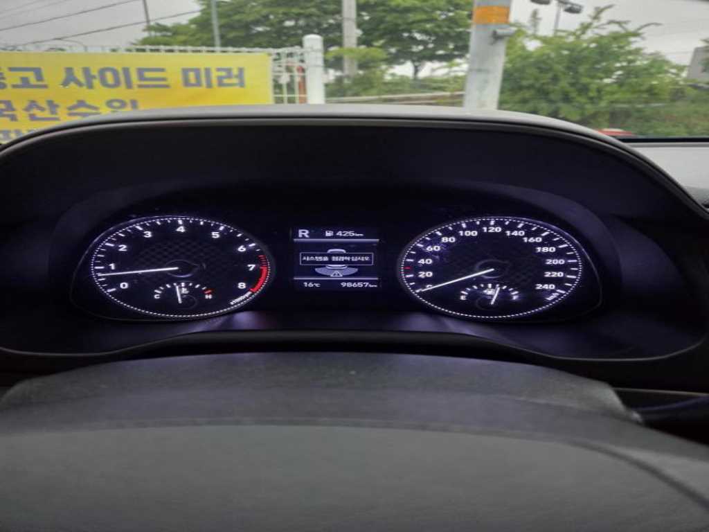 HYUNDAI Avante - Vista 9