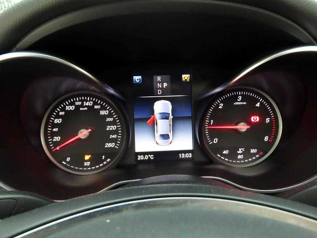 Mercedes Benz C Class - Vista 5