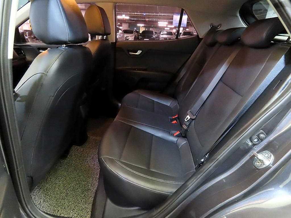 KIA Stonic - Vista 7