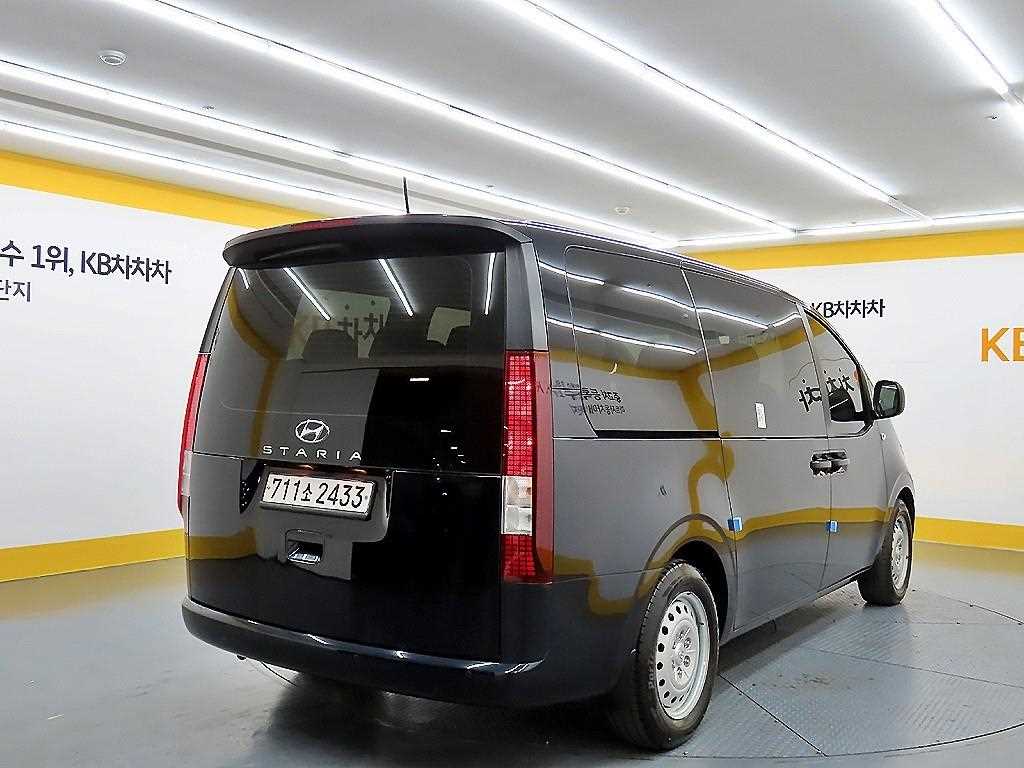 HYUNDAI Staria - Vista 4